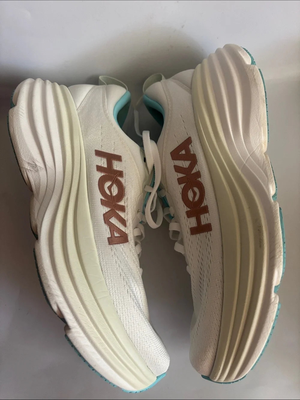 Hoka One One Bondi 8 in Frost Rose Gold  Size 8B